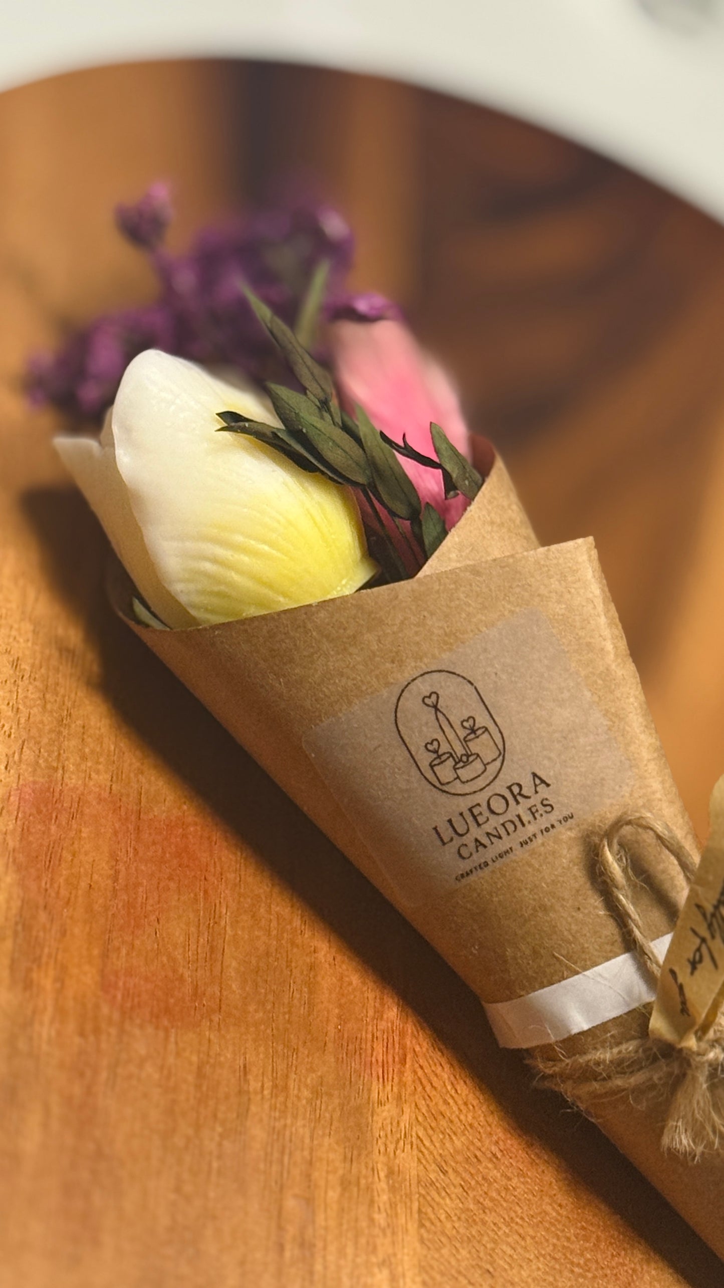 Lueora Handmade Tulip Candle Bouquet| Pure Soy Wax, Natural Dye, Eco-Friendly Vegan Floral Candle | Customisable Flower Bouquet Gift