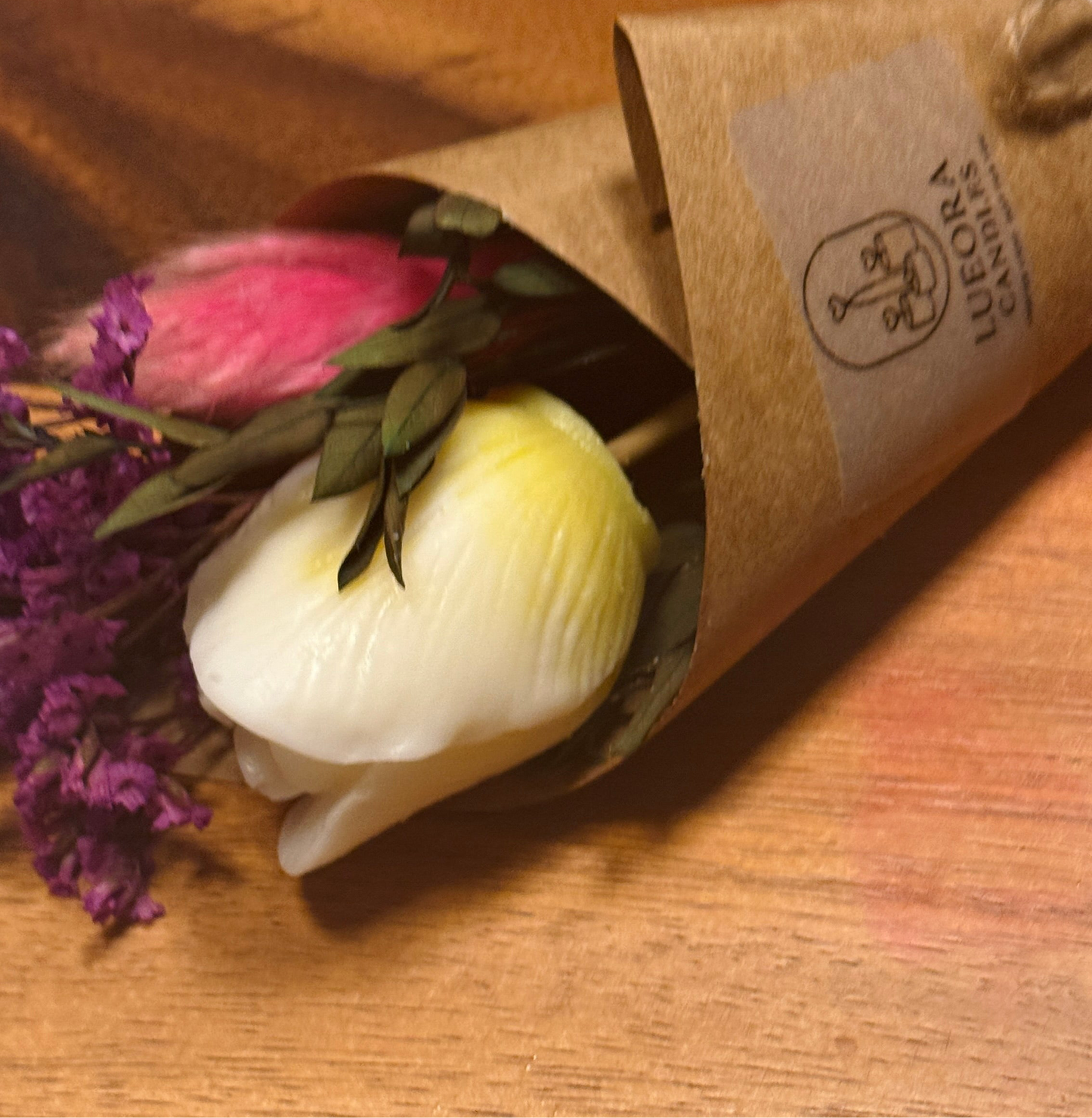 Lueora Handmade Tulip Candle Bouquet| Pure Soy Wax, Natural Dye, Eco-Friendly Vegan Floral Candle | Customisable Flower Bouquet Gift