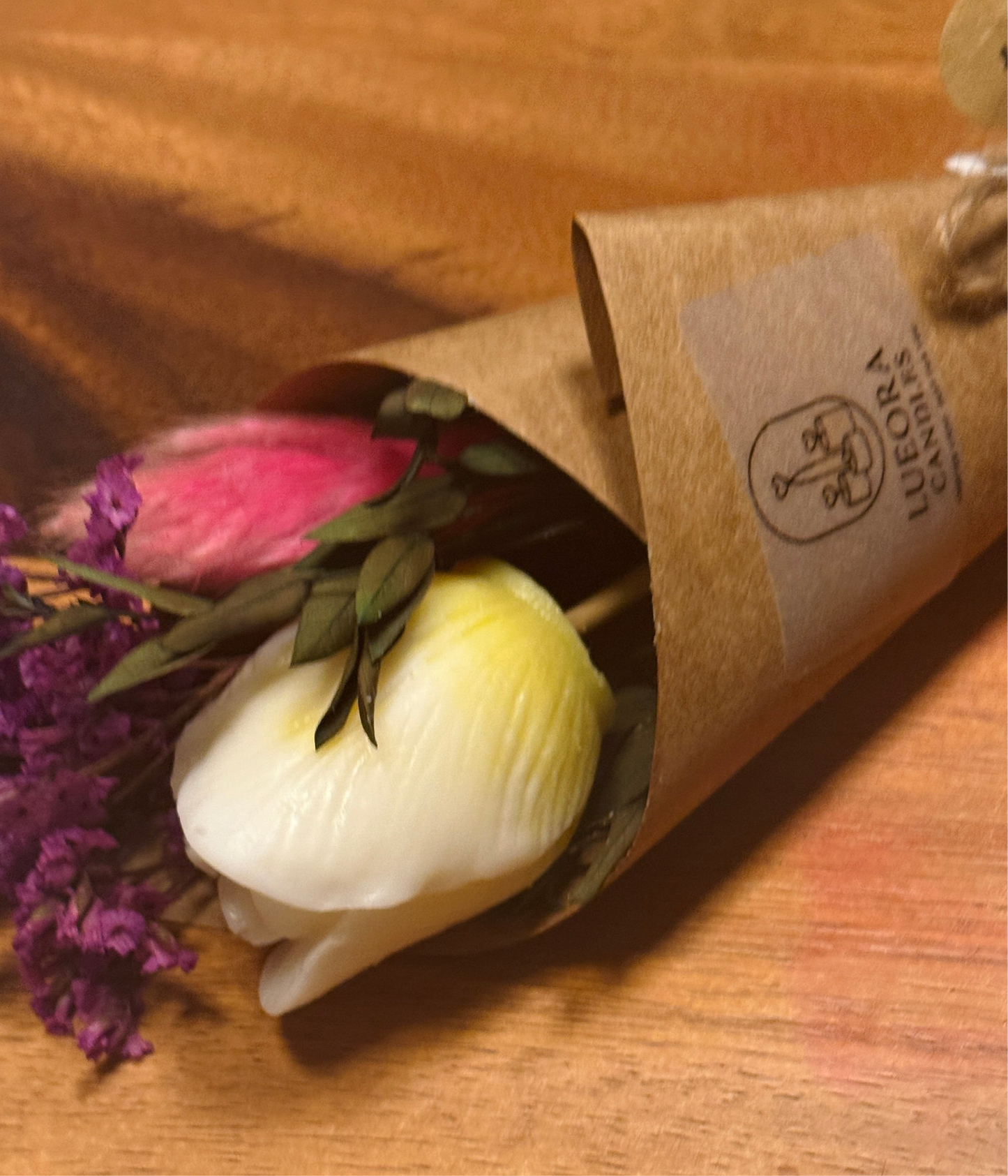Lueora Handmade Tulip Candle Bouquet| Pure Soy Wax, Natural Dye, Eco-Friendly Vegan Floral Candle | Customisable Flower Bouquet Gift