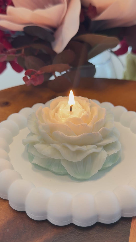 Lueora Peony Flower Soy Candle